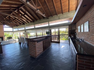 Casa ID.1262 - Casa en Punta Ballena 4 dormitorios con piscina y parrillero