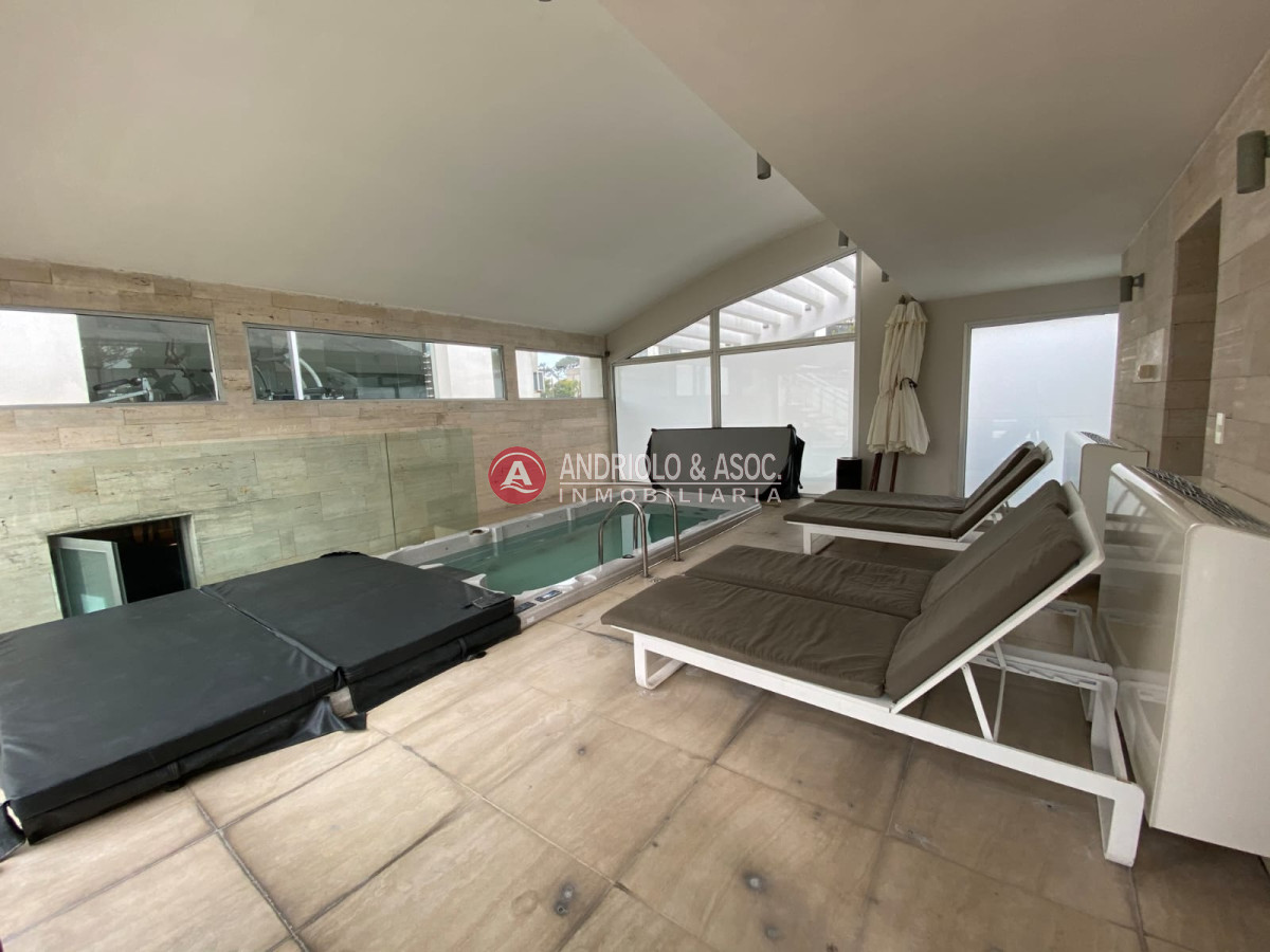Apartamento ID.7185 - Hermoso apartamento en alquiler anual con vista al mar y excelentes servicios.