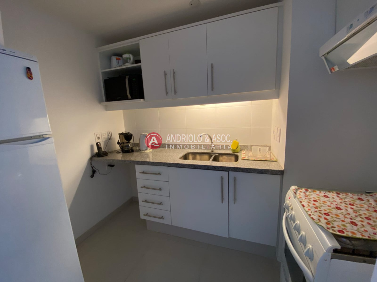 Apartamento ID.7185 - Hermoso apartamento en alquiler anual con vista al mar y excelentes servicios.