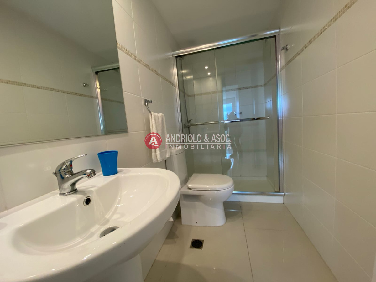 Apartamento ID.7185 - Hermoso apartamento en alquiler anual con vista al mar y excelentes servicios.