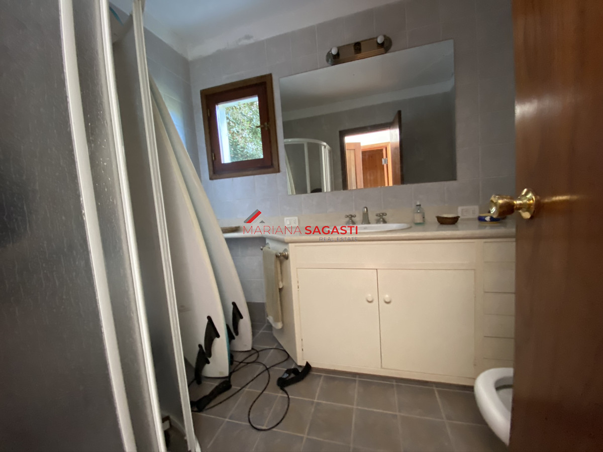 Casa ID.3535 - Casa en Playa Brava, espectacular ubicación.  5 dormitorios con baños en suite