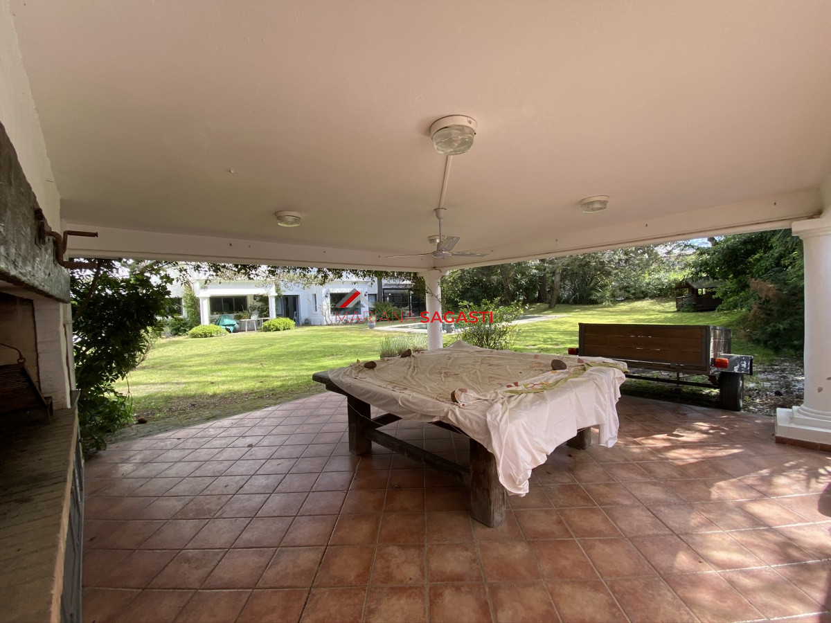 Casa ID.3535 - Casa en Playa Brava, espectacular ubicación.  5 dormitorios con baños en suite