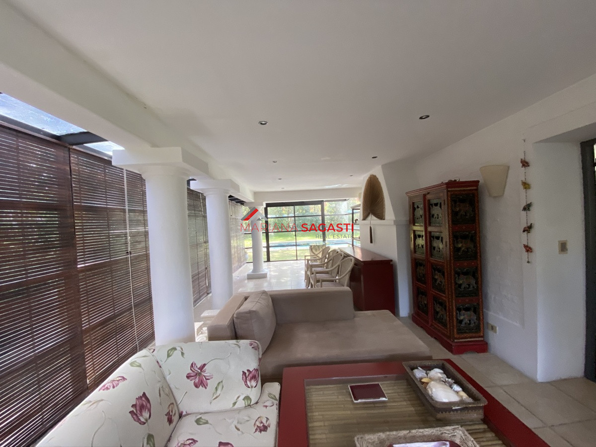 Casa ID.3535 - Casa en Playa Brava, espectacular ubicación.  5 dormitorios con baños en suite