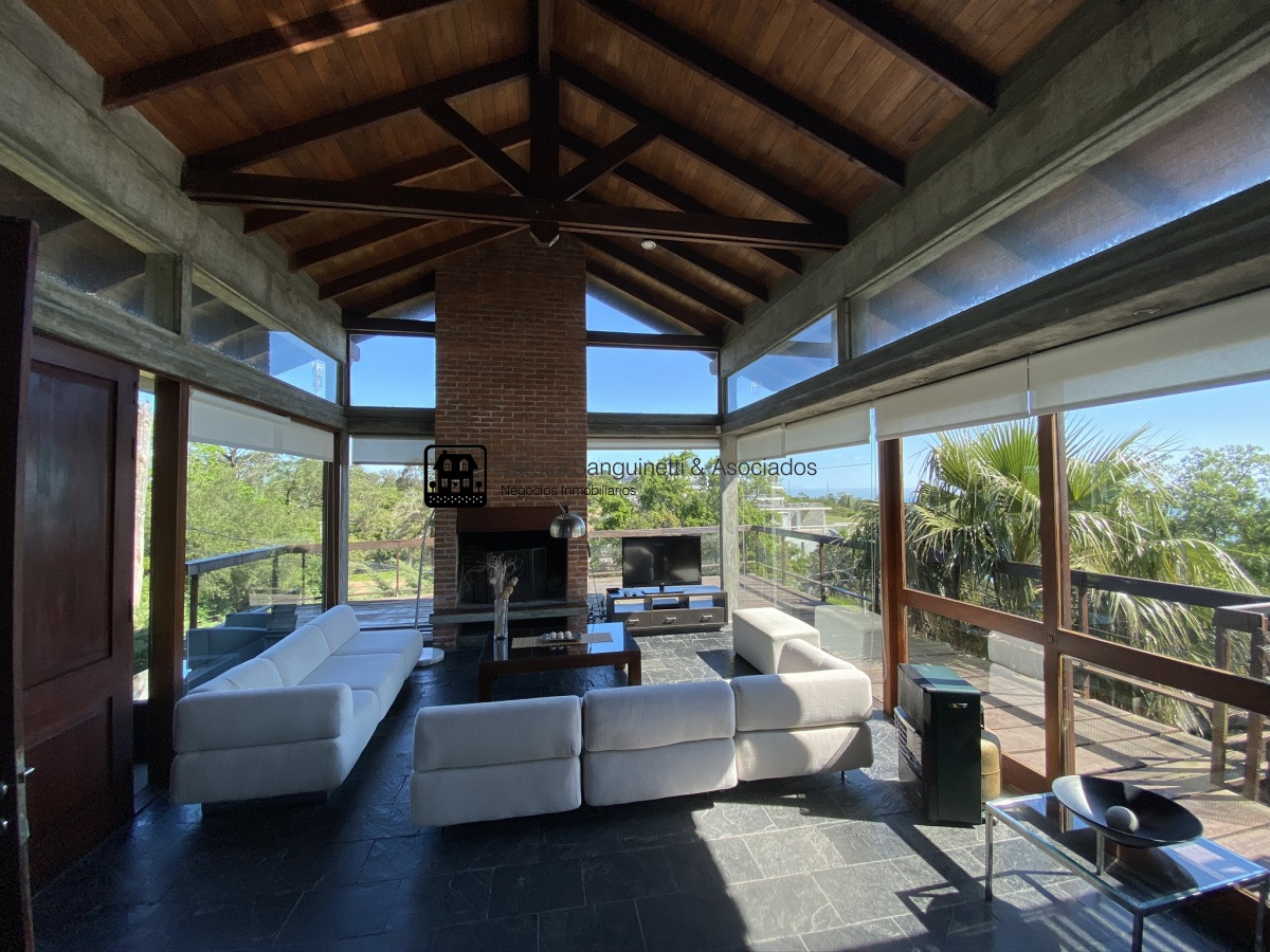 Casa ID.1566 - Casa en Punta Ballena 4 dormitorios con piscina y parrillero