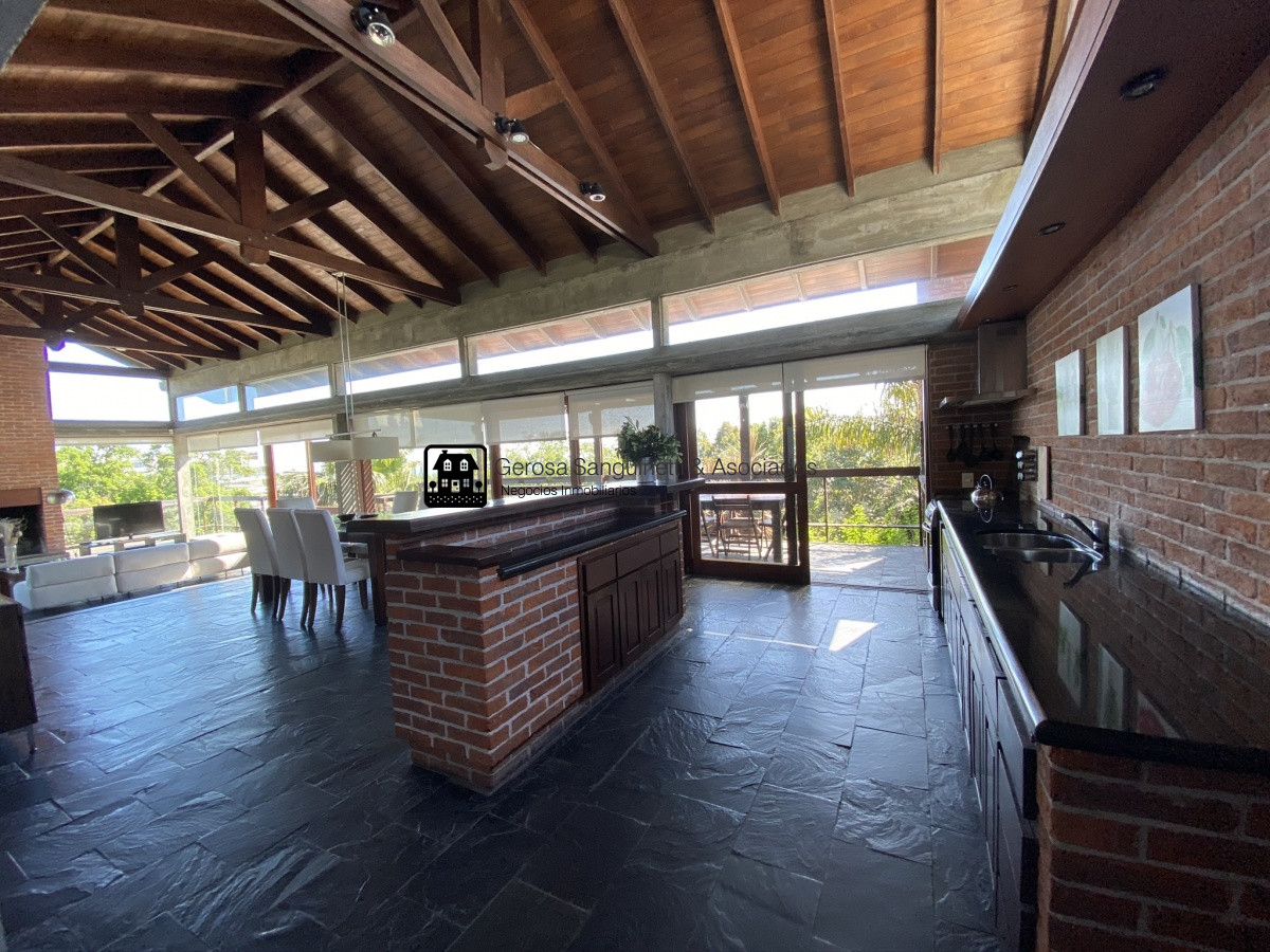Casa ID.1566 - Casa en Punta Ballena 4 dormitorios con piscina y parrillero