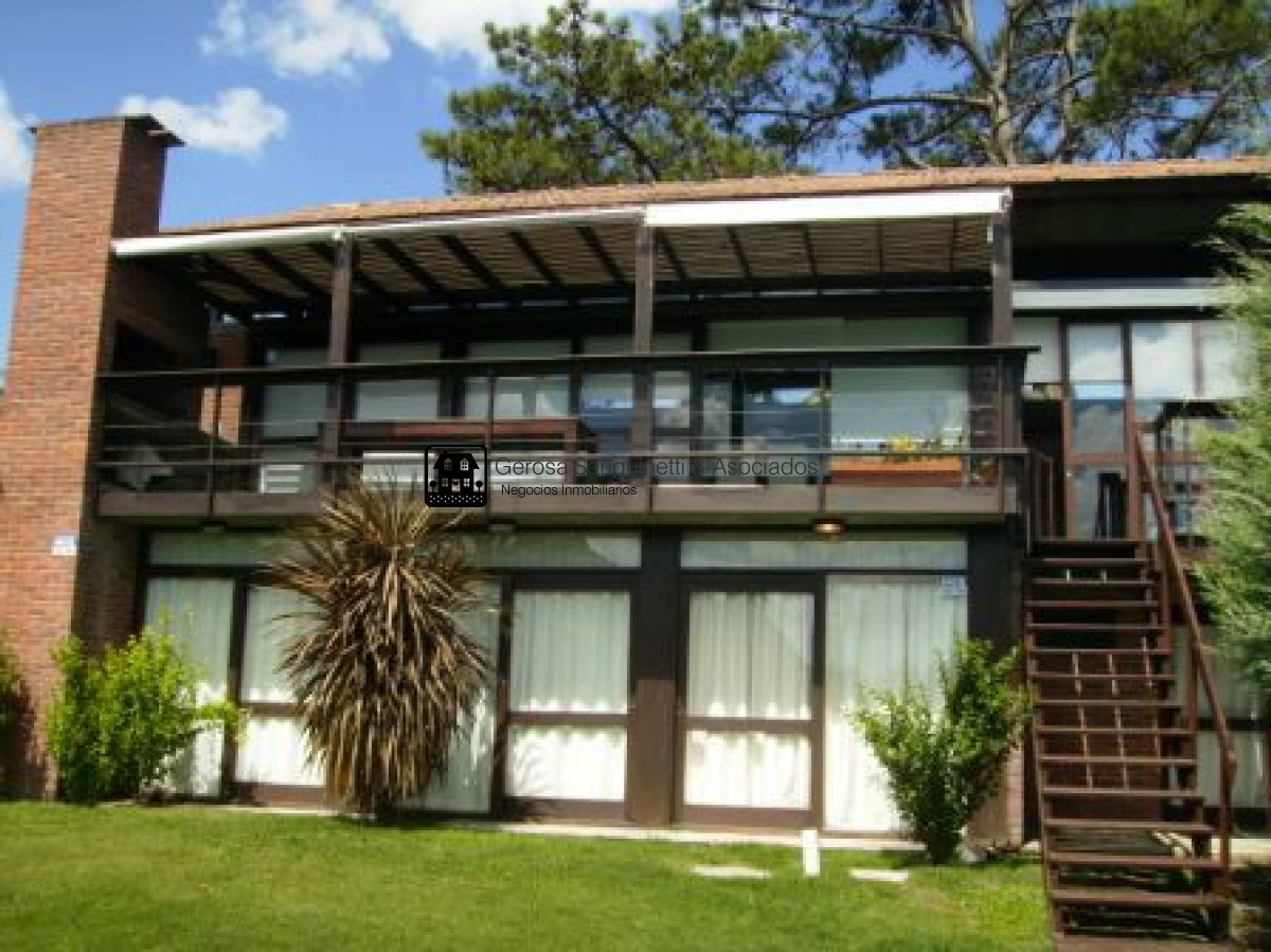 Casa ID.1566 - Casa en Punta Ballena 4 dormitorios con piscina y parrillero