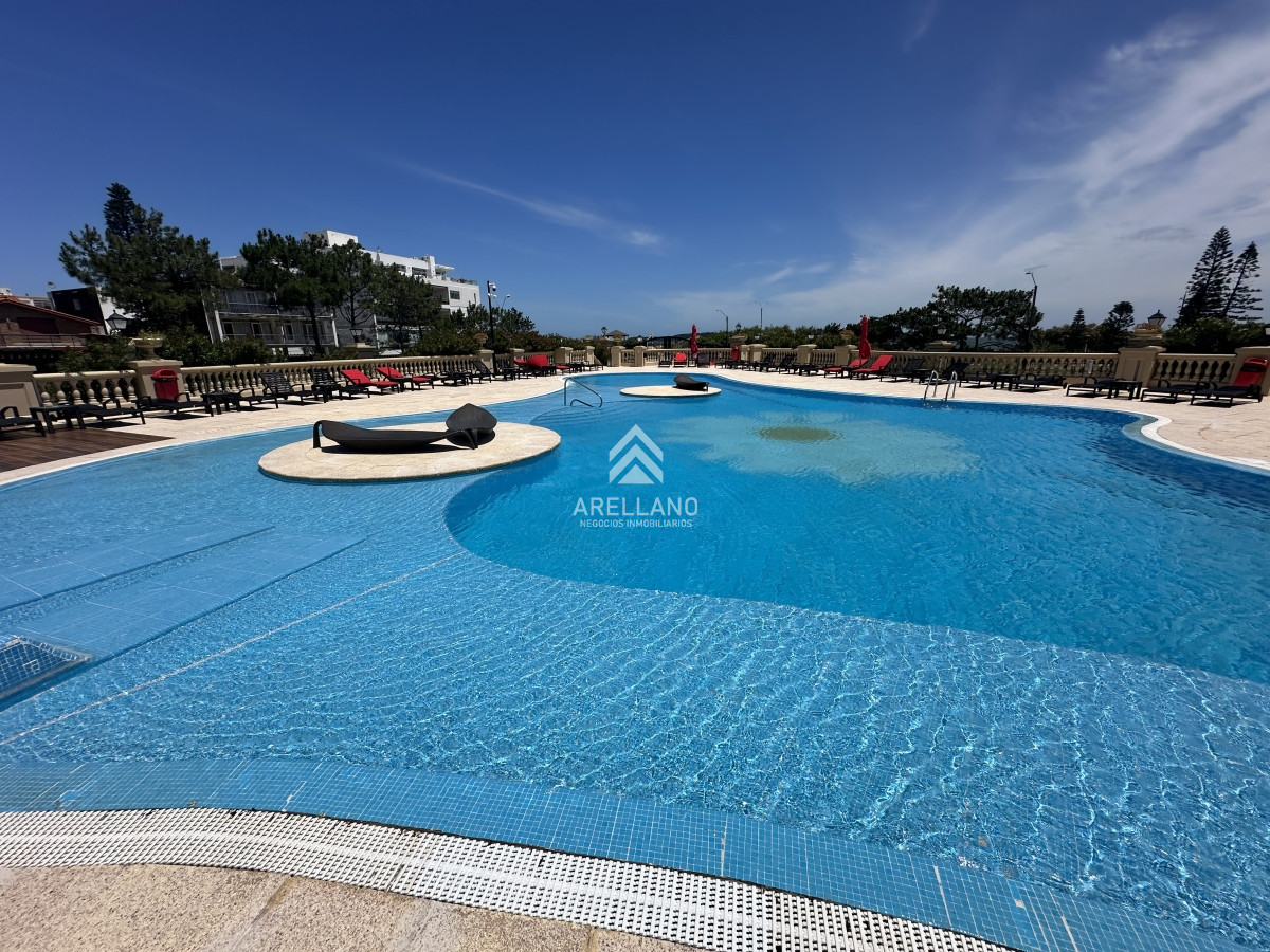 Apartamento ID.5977 - Espectacular apartamento en Mansa Punta del Este, con vista panorámica al mar. 