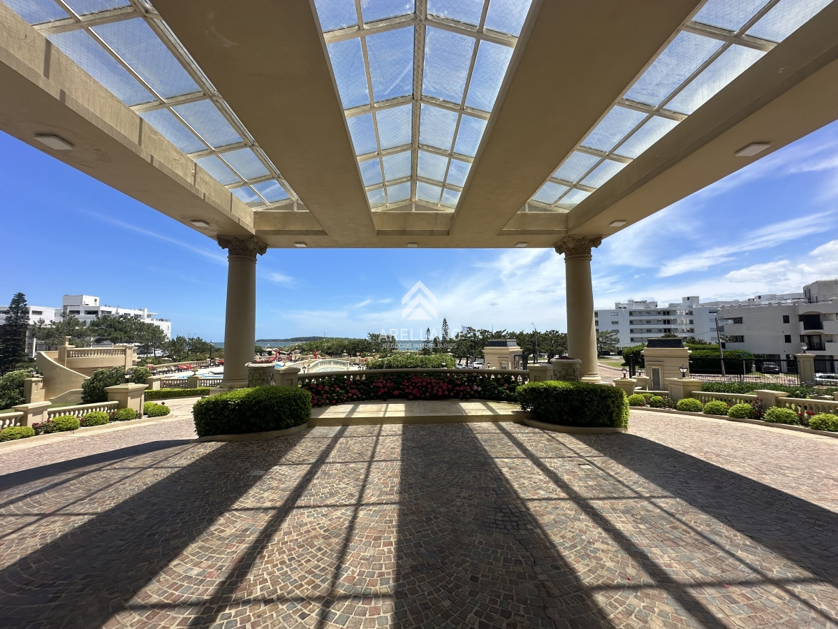 Apartamento ID.5977 - Espectacular apartamento en Mansa Punta del Este, con vista panorámica al mar. 