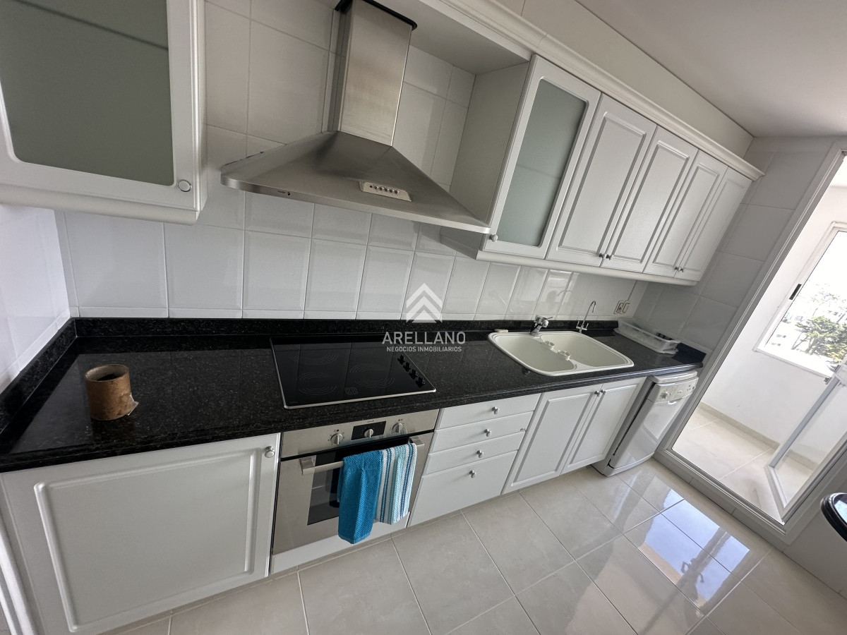 Apartamento ID.5977 - Espectacular apartamento en Mansa Punta del Este, con vista panorámica al mar. 