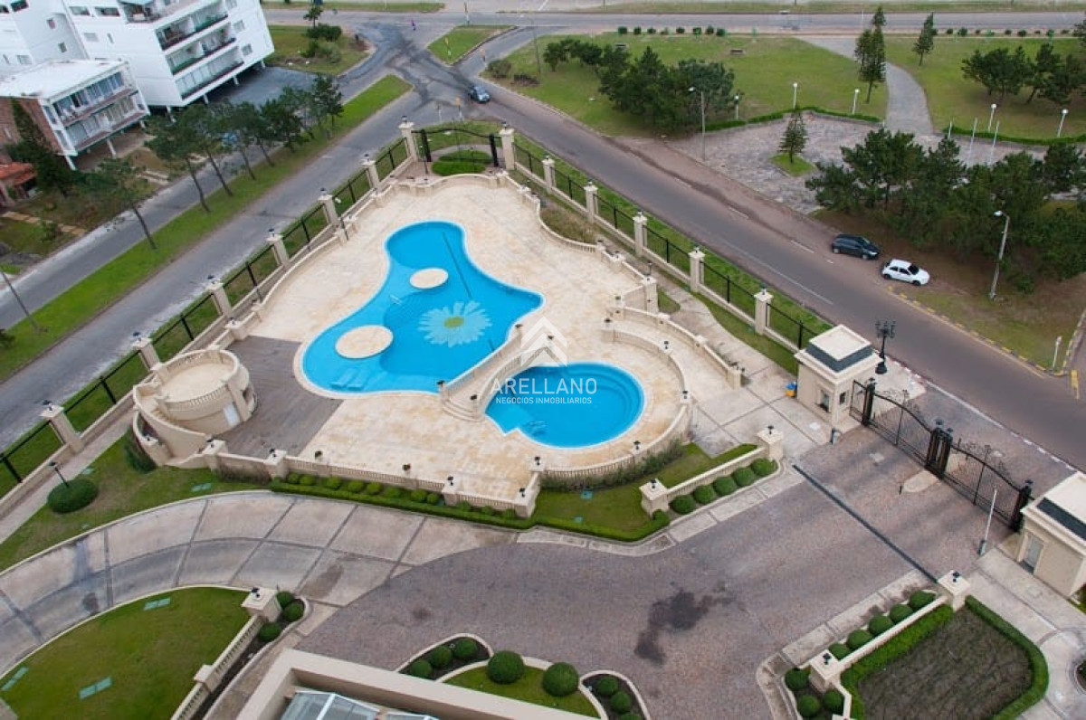 Apartamento ID.5977 - Espectacular apartamento en Mansa Punta del Este, con vista panorámica al mar. 