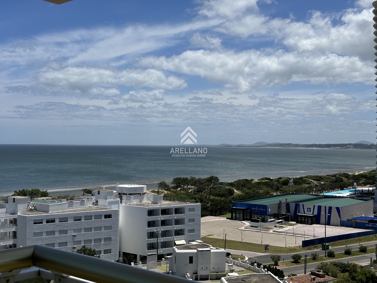 Apartamento ID.5977 - Espectacular apartamento en Mansa Punta del Este, con vista panorámica al mar. 