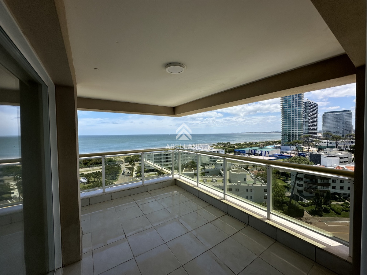 Apartamento ID.5977 - Espectacular apartamento en Mansa Punta del Este, con vista panorámica al mar. 