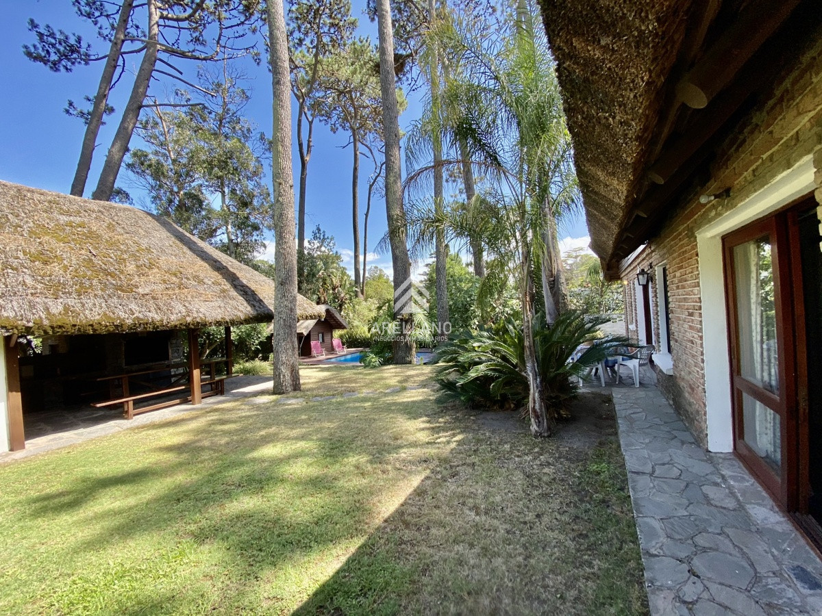 Casa ID.4125 - Casa en Pinares 3 dormitorios con piscina cerca del mar