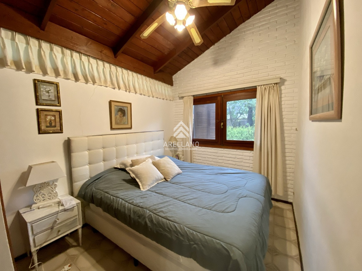 Casa ID.1850 - Venta casa 3 dormitorios y dependencia 