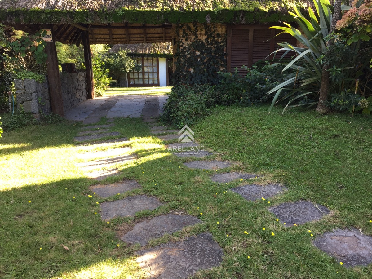 Casa ID.4125 - Casa en Pinares 3 dormitorios con piscina cerca del mar