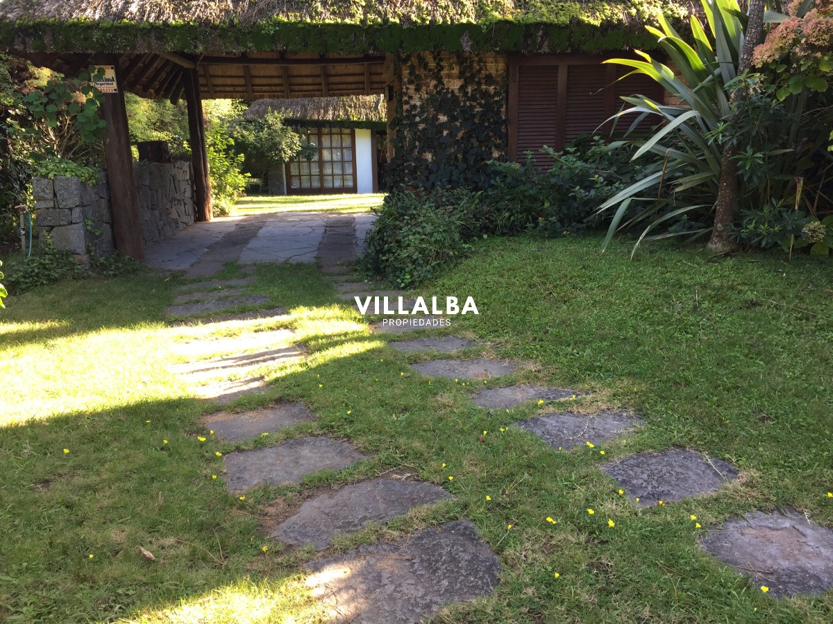 Apartamento ID.3360 - Casa en Pinares 3 dormitorios con piscina y parrillero, ideal para tus vacaciones!