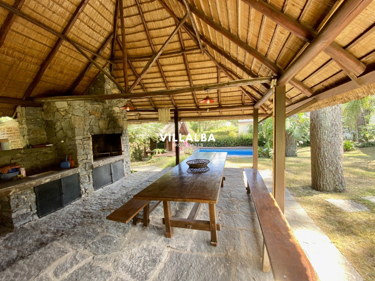 Apartamento ID.3360 - Casa en Pinares 3 dormitorios con piscina y parrillero, ideal para tus vacaciones!