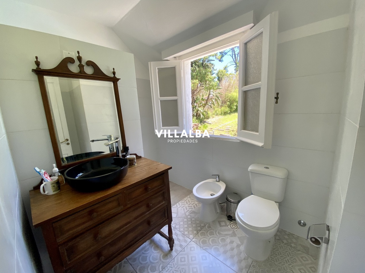 Casa ID.1711 - Hermosa propiedad en el corazón de Playa Mansa 