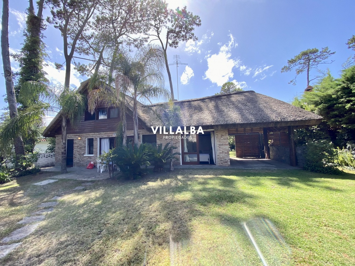 Apartamento ID.3360 - Casa en Pinares 3 dormitorios con piscina y parrillero, ideal para tus vacaciones!