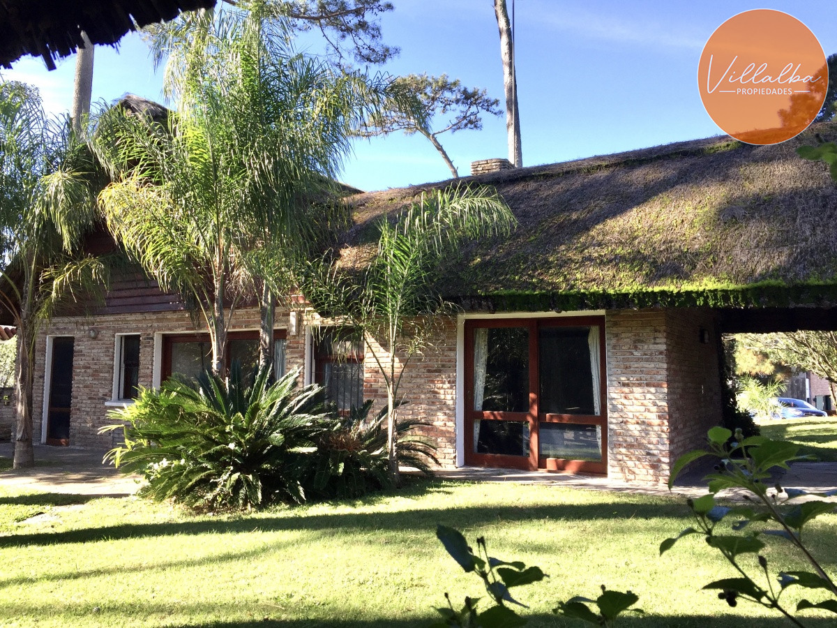 Casa ID.3360 - Casa en Pinares 3 dormitorios con piscina y parrillero, ideal para tus vacaciones!