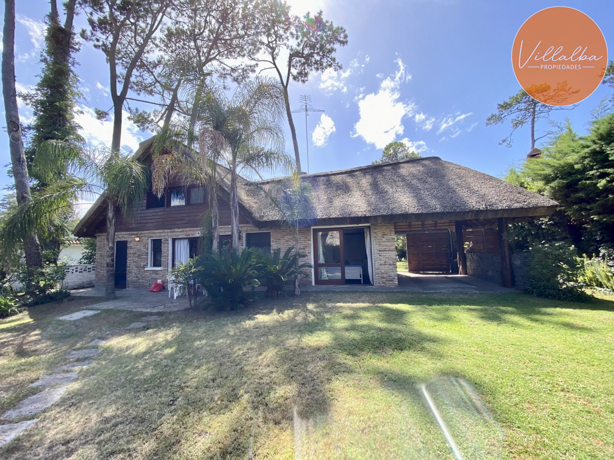 Casa ID.3360 - Casa en Pinares 3 dormitorios con piscina y parrillero, ideal para tus vacaciones!