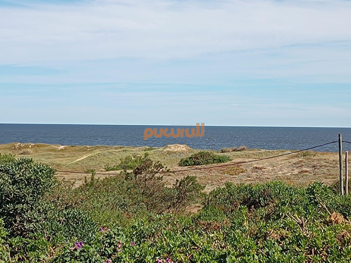 Terreno ID.2277 - Terreno Único Frente al Mar - Ubicación Inmejorable