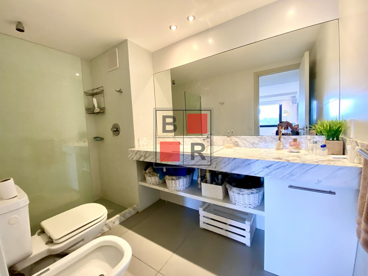 Apartamento ID.1235 - Cómoda planta a metros de Playa Brava 