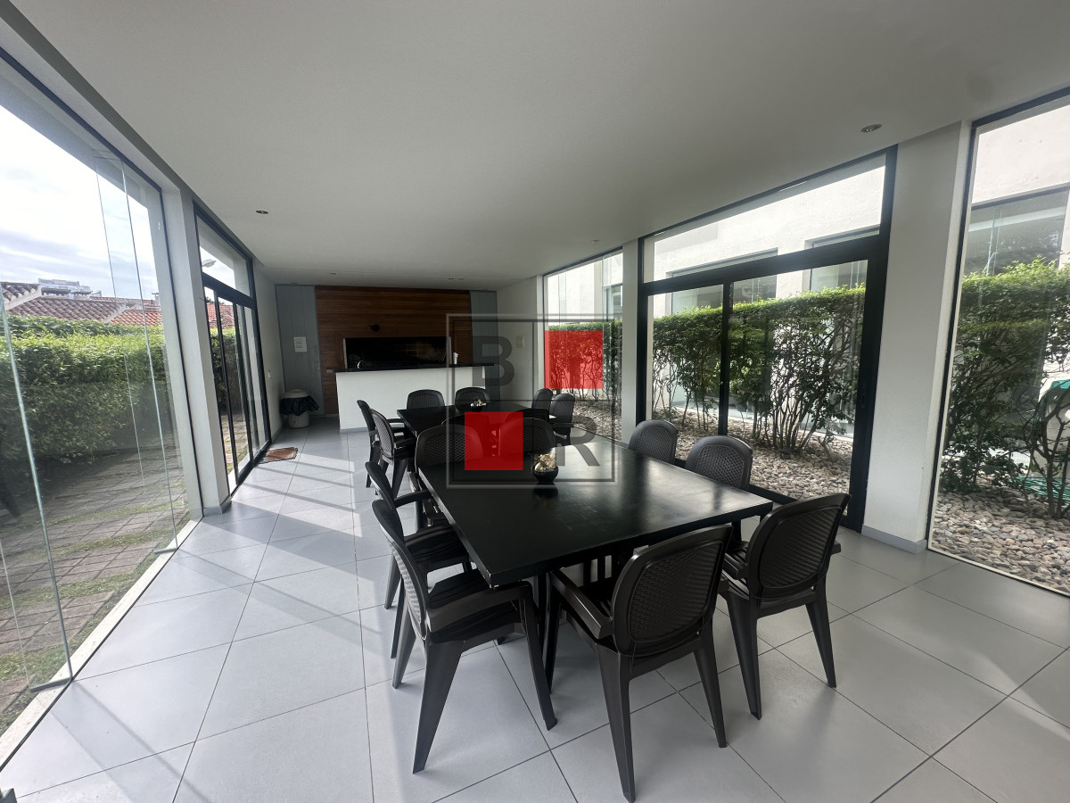 Apartamento ID.1235 - Cómoda planta a metros de Playa Brava 