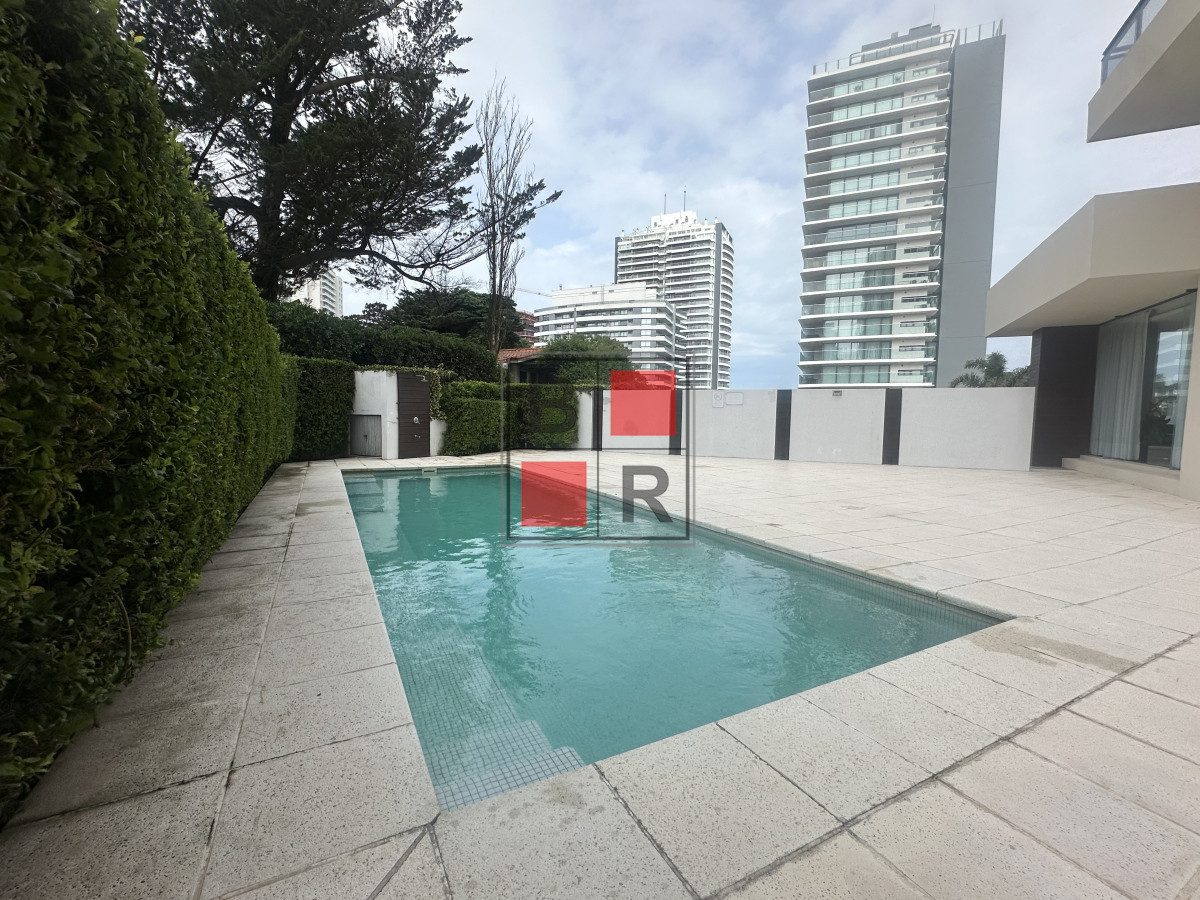 Apartamento ID.1234 - Excelente oportunidad a metros del mar! 