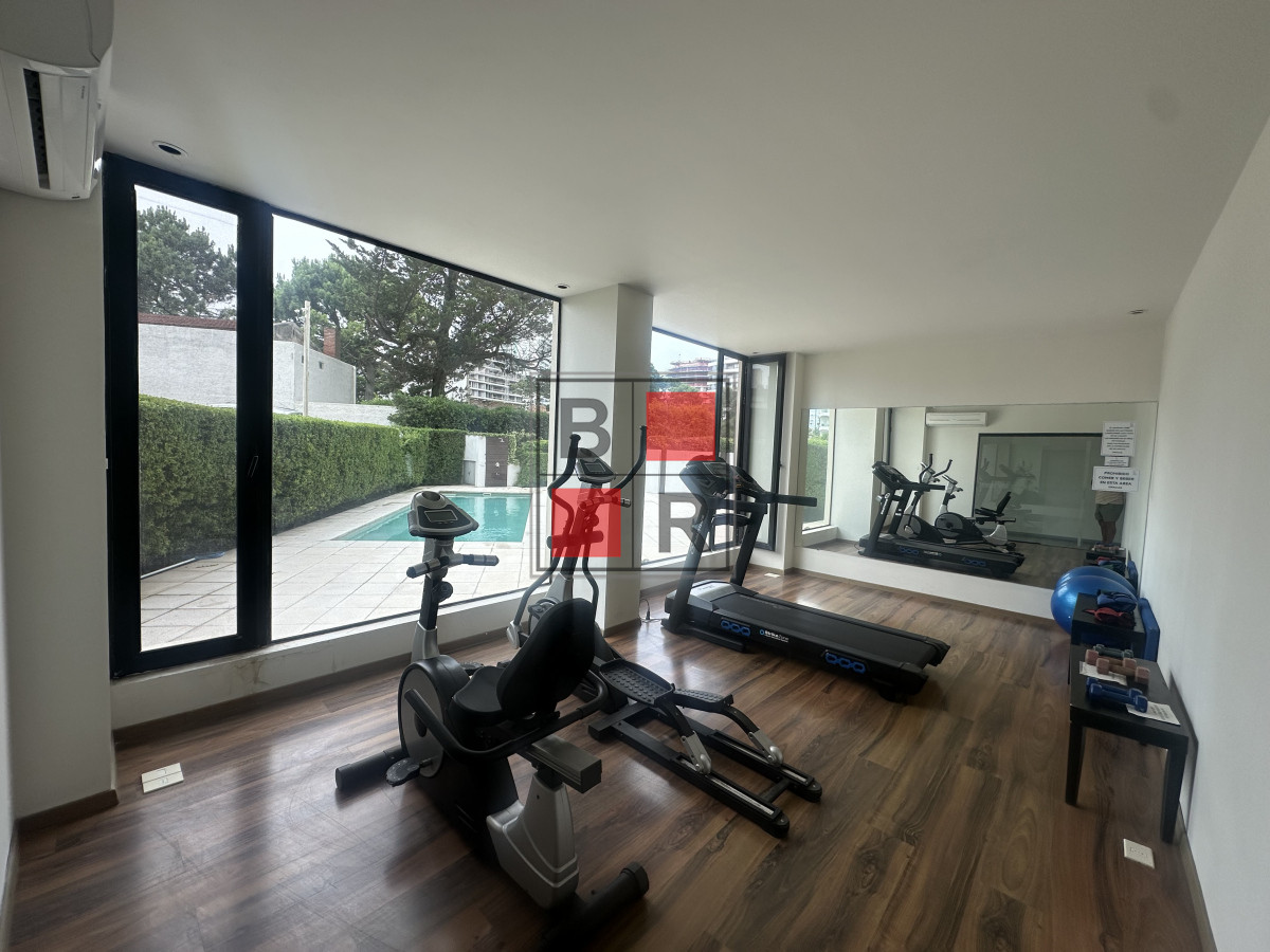 Apartamento ID.1234 - Excelente oportunidad a metros del mar! 