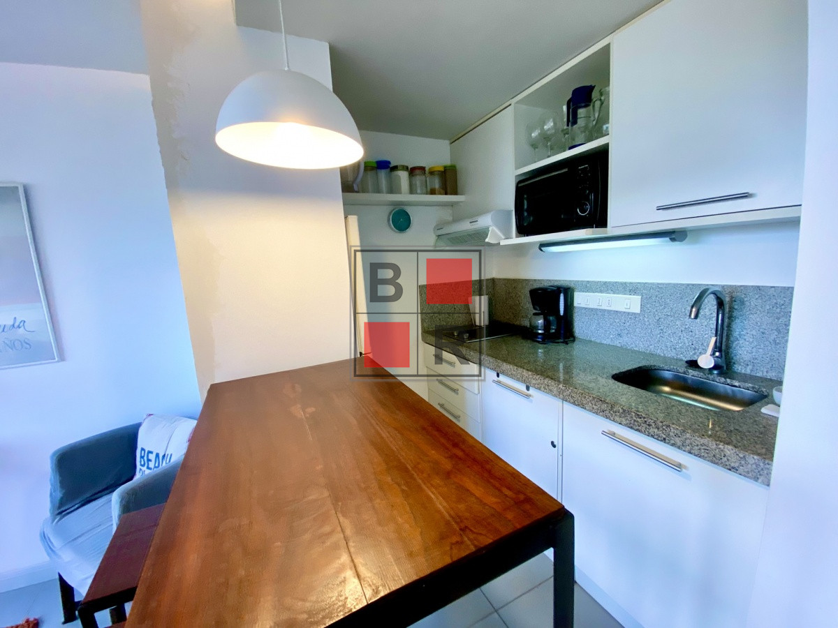 Apartamento ID.1235 - Cómoda planta a metros de Playa Brava 