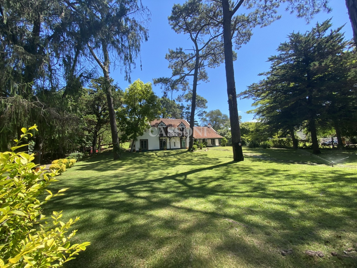 Casa ID.452 - Hermosa propiedad en el corazón de Playa Mansa 