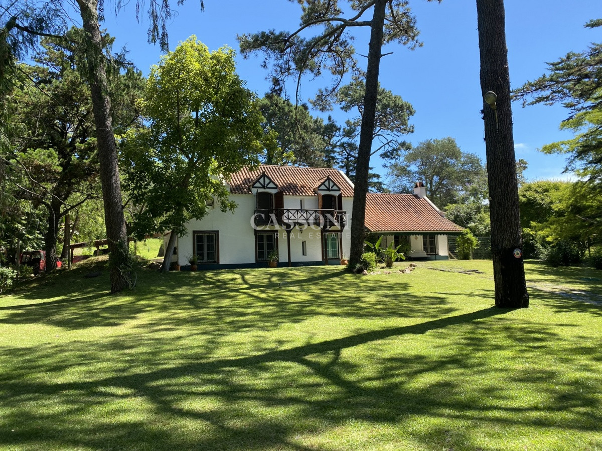 Casa ID.452 - Hermosa propiedad en el corazón de Playa Mansa 