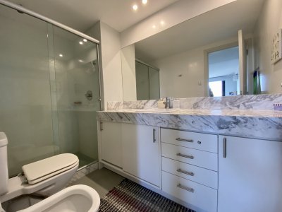 Cómoda planta a metros de Playa Brava  - GAL769A