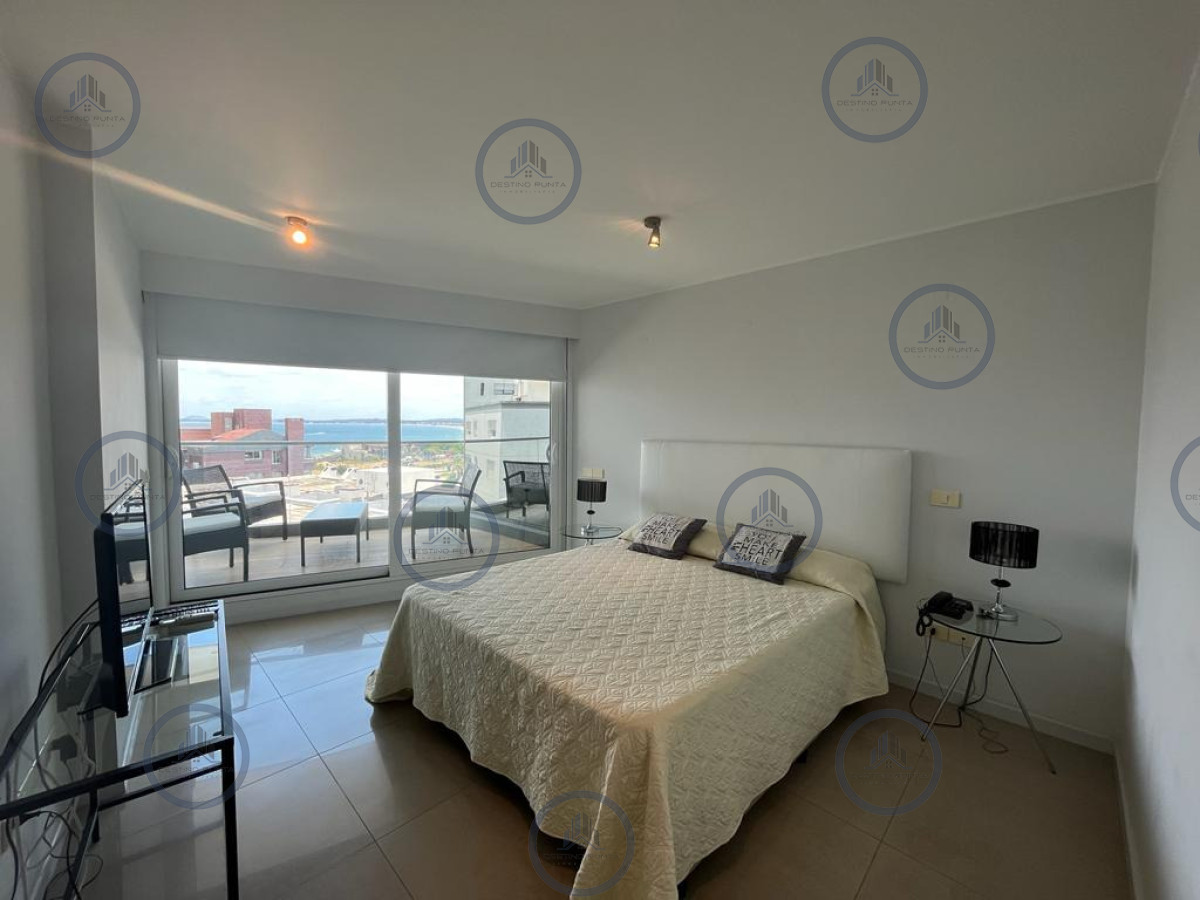 Apartamento ID.3246 - Moderno Apartamento de 3 Dormitorios en Playa Mansa, a metros del mar