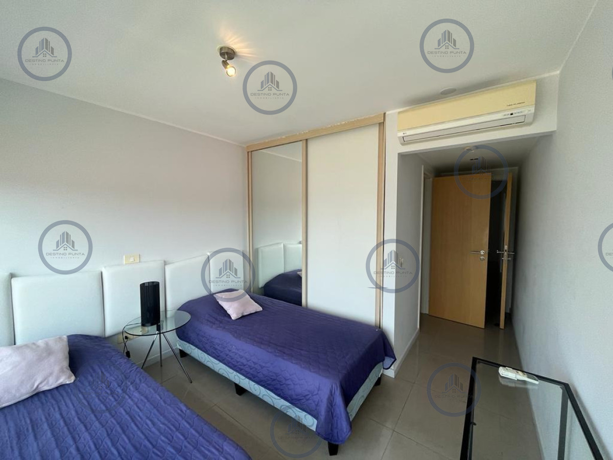 Apartamento ID.3246 - Moderno Apartamento de 3 Dormitorios en Playa Mansa, a metros del mar