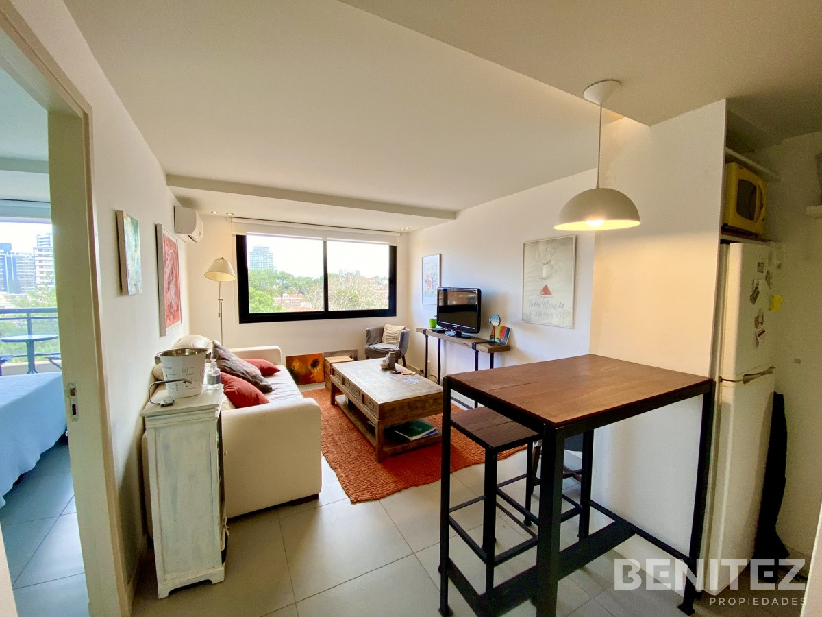 Apartamento ID.9647 - Cómoda planta a metros de Playa Brava 