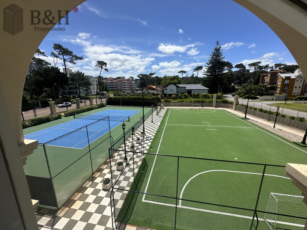 Apartamento ID.1928 - Espectacular apartamento en Mansa Punta del Este, con vista panorámica al mar. 