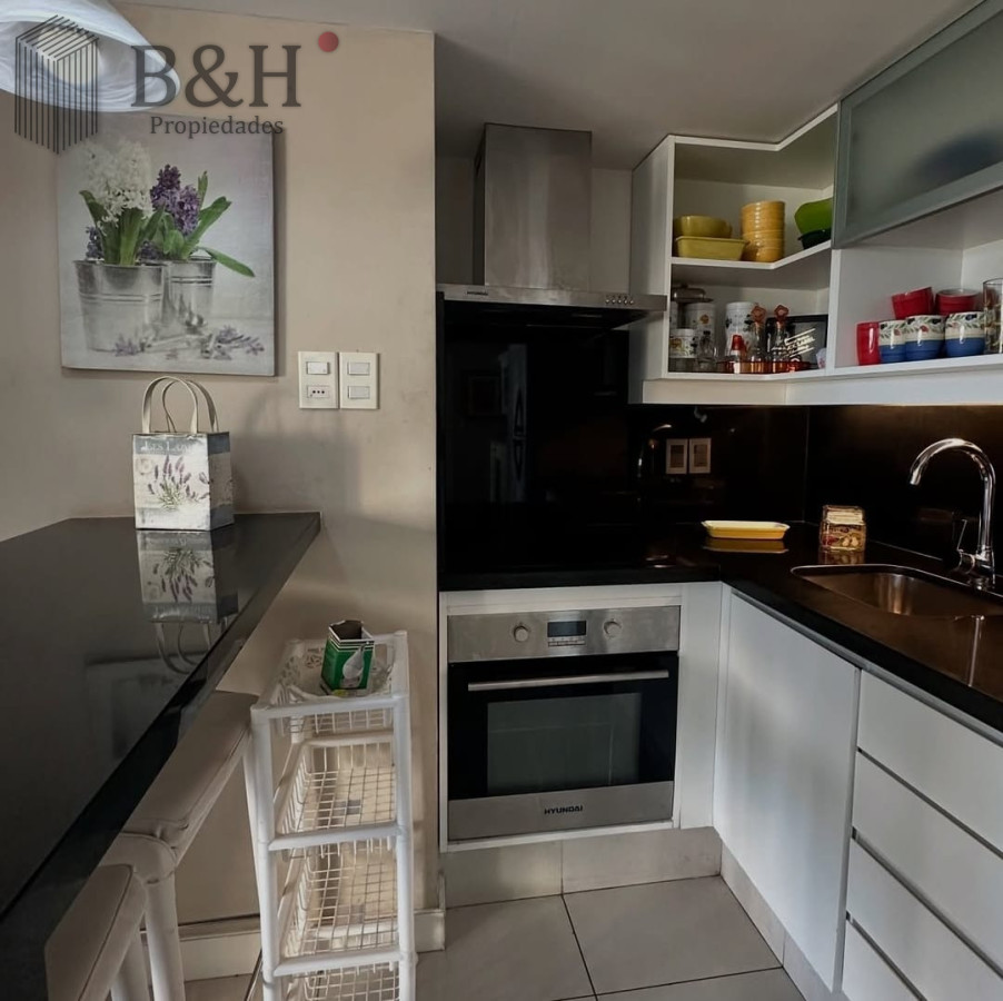Apartamento ID.7286 - Alquiler en Península 2 dorm vista y servicios 