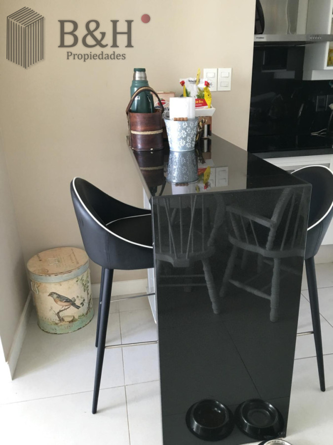 Apartamento ID.7286 - Alquiler en Península 2 dorm vista y servicios 