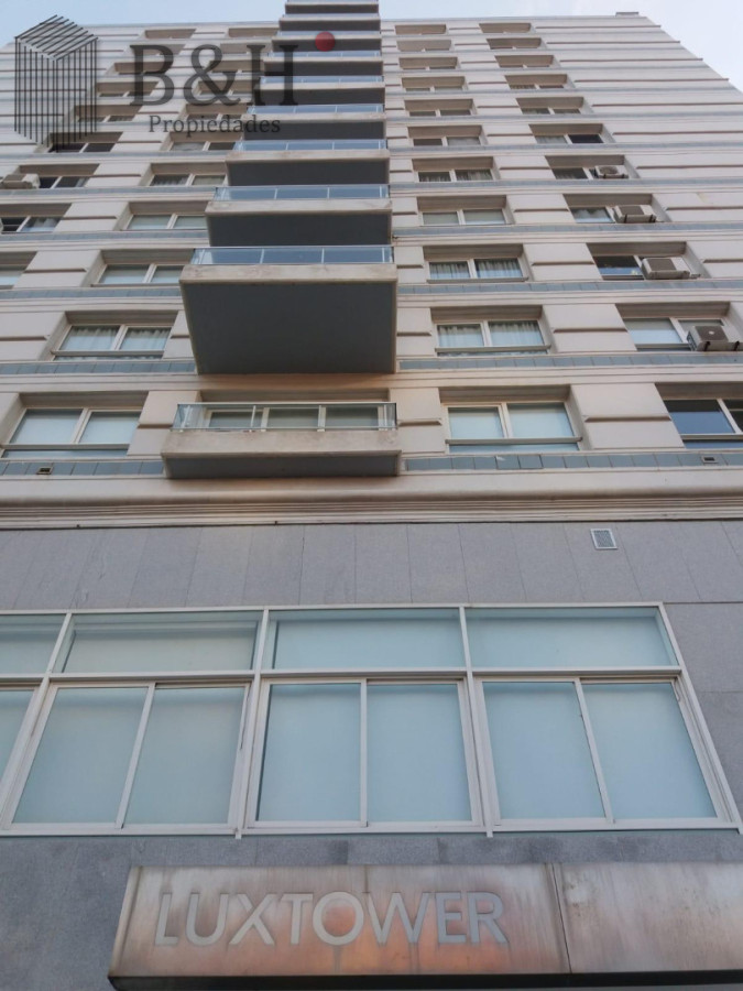 Apartamento ID.7286 - Alquiler en Península 2 dorm vista y servicios 