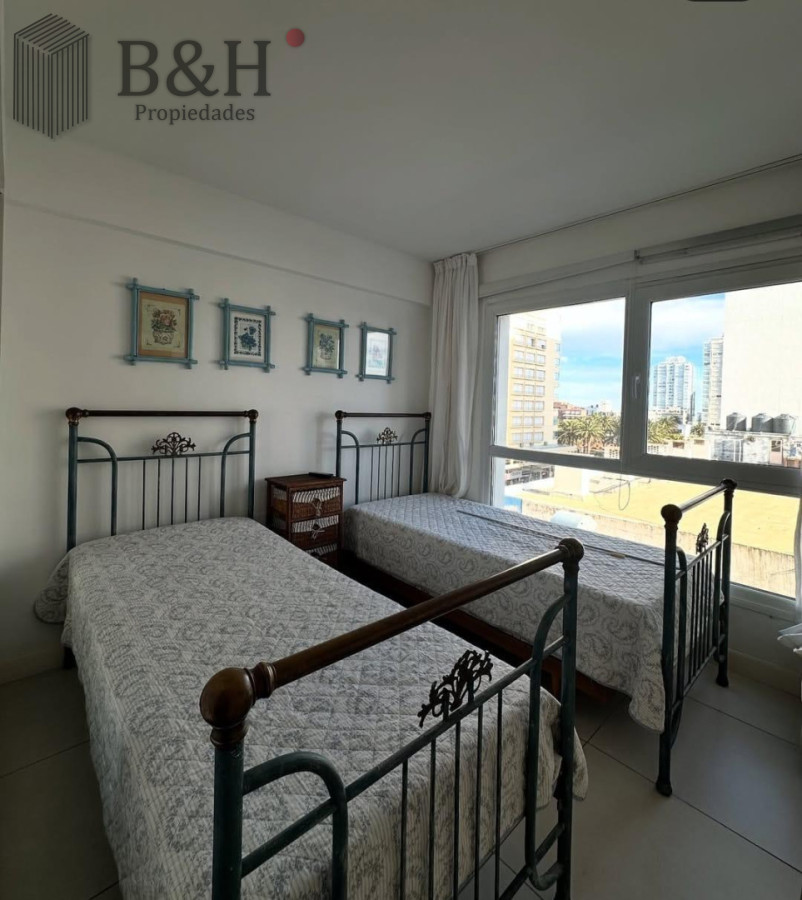 Apartamento ID.7286 - Alquiler en Península 2 dorm vista y servicios 