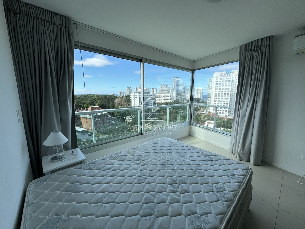 Apartamento ID.588 - Hermoso apartamento en Av. Roosevelt - Punta del Este.