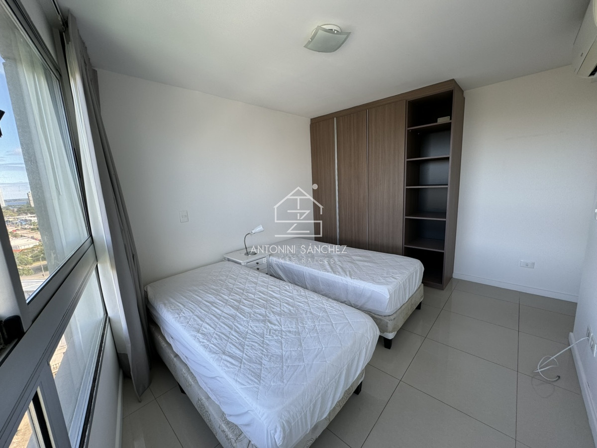 Apartamento ID.588 - Hermoso apartamento en Av. Roosevelt - Punta del Este.