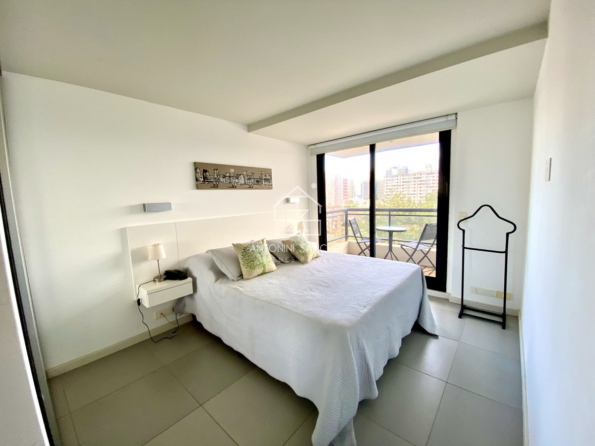 Apartamento ID.1372 - Cómoda planta a metros de Playa Brava 