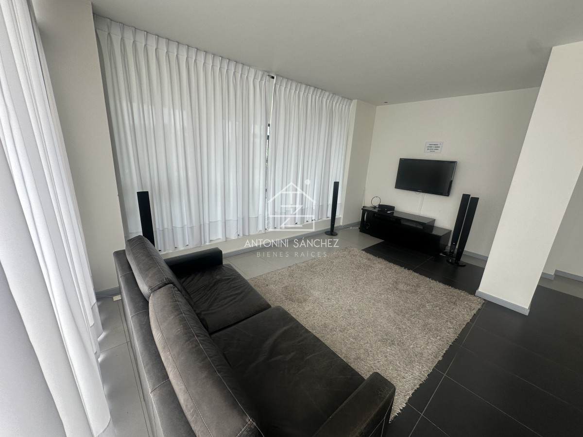 Apartamento ID.1372 - Cómoda planta a metros de Playa Brava 