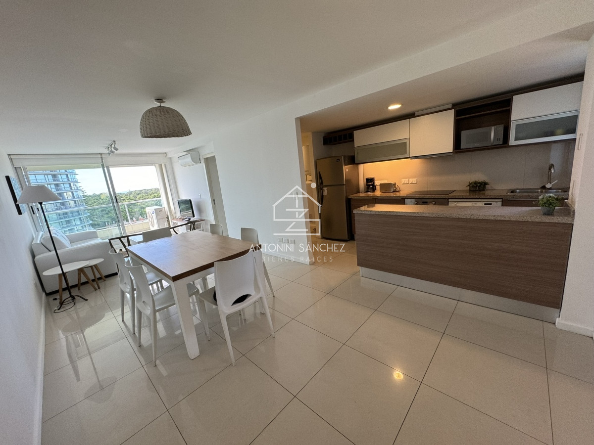 Apartamento ID.588 - Hermoso apartamento en Av. Roosevelt - Punta del Este.