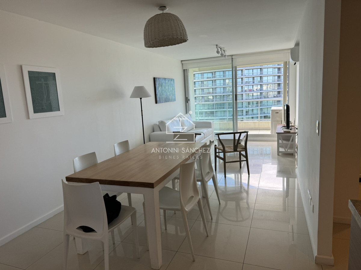 Apartamento ID.588 - Hermoso apartamento en Av. Roosevelt - Punta del Este.