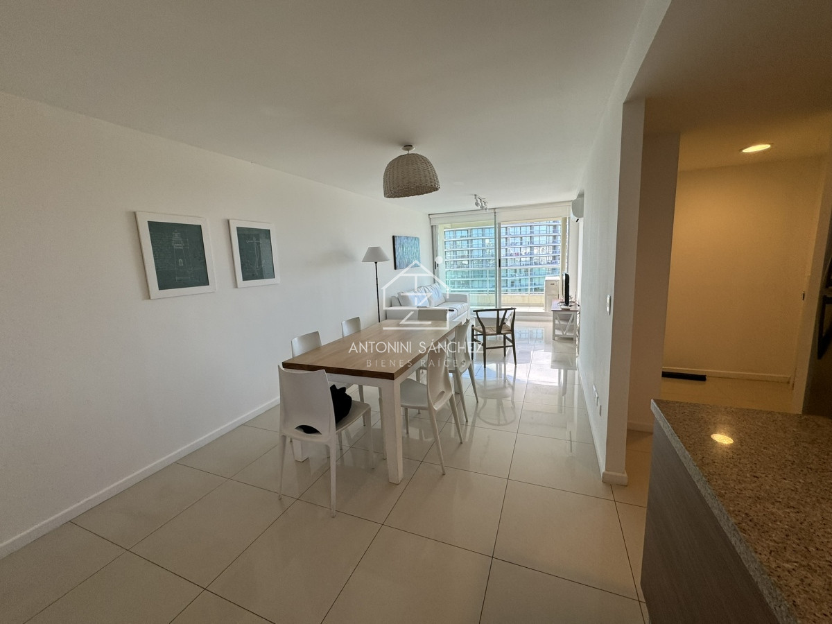 Apartamento ID.588 - Hermoso apartamento en Av. Roosevelt - Punta del Este.