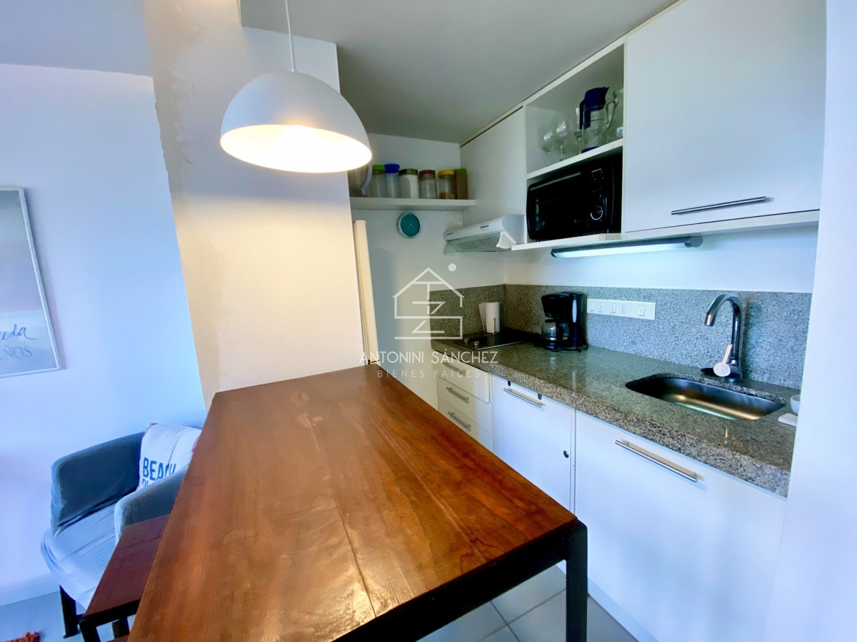 Apartamento ID.1372 - Cómoda planta a metros de Playa Brava 
